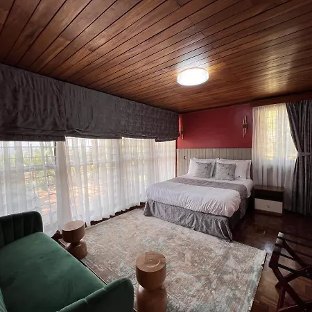 Pangolin Nest Boutique Hotel Kampala Exterior photo